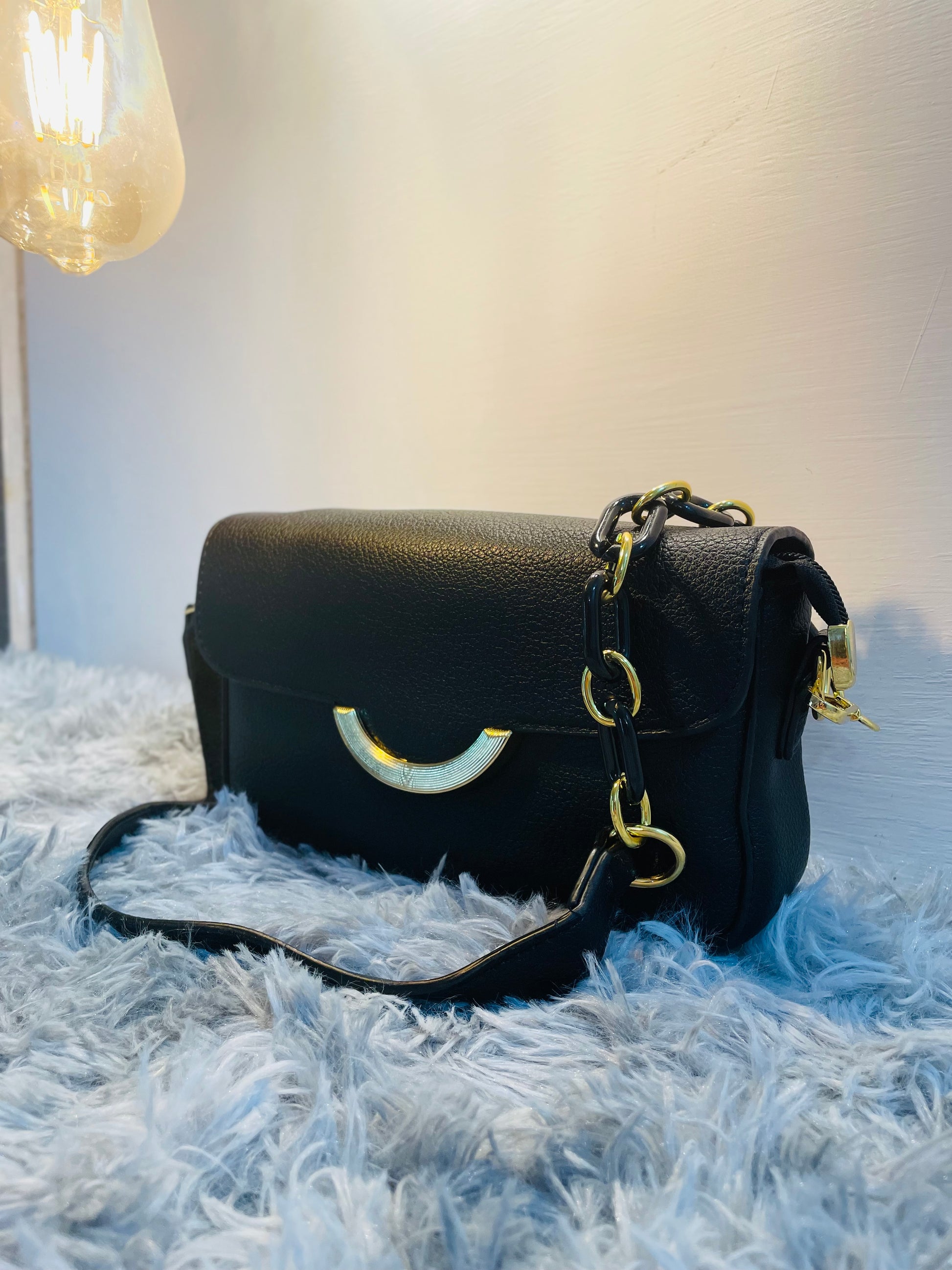 Chic Black Mini Crossbody – Gold Chain Accent